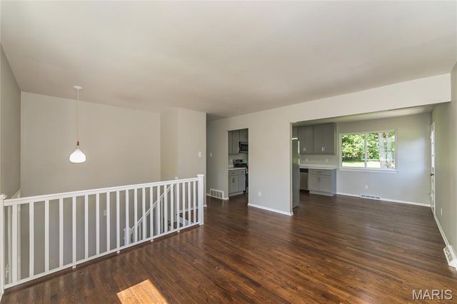 3469 Apple Tree Lane, Bridgeton, MO 63044