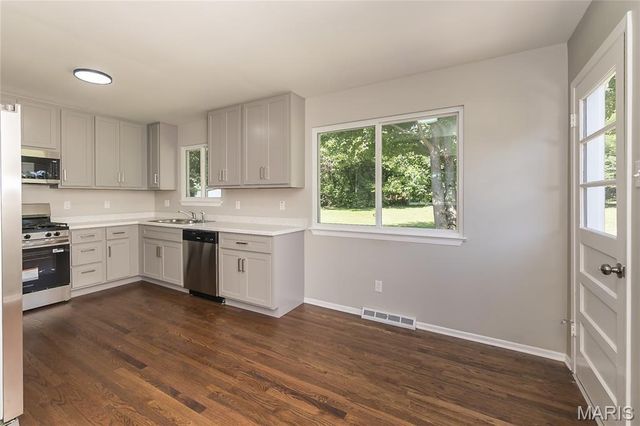 3469 Apple Tree Lane, Bridgeton, MO 63044