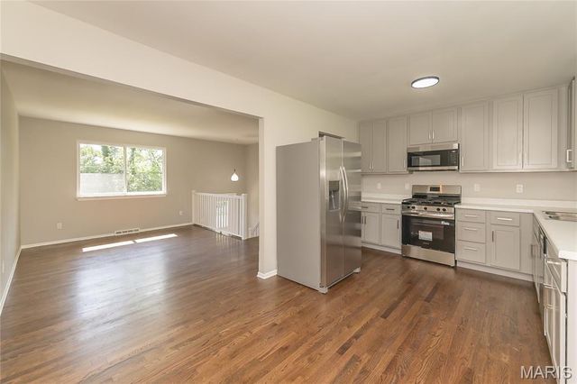 3469 Apple Tree Lane, Bridgeton, MO 63044
