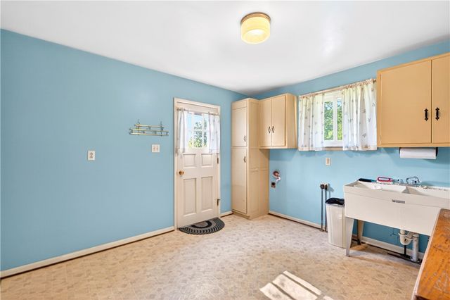 170 Crawford Lane, Rostraver, PA 15012