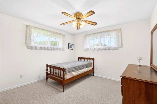 170 Crawford Lane, Rostraver, PA 15012