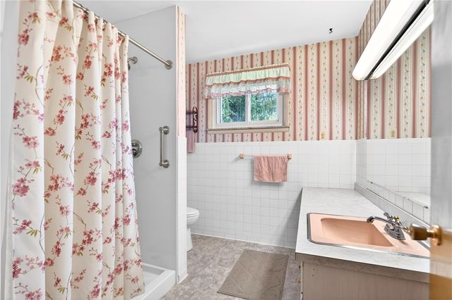 170 Crawford Lane, Rostraver, PA 15012