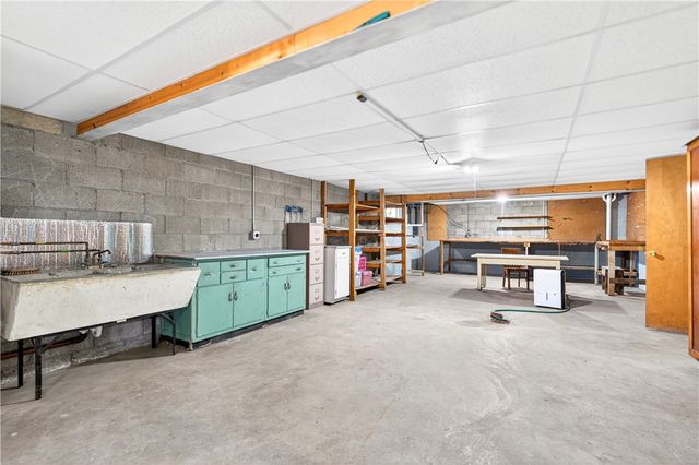170 Crawford Lane, Rostraver, PA 15012