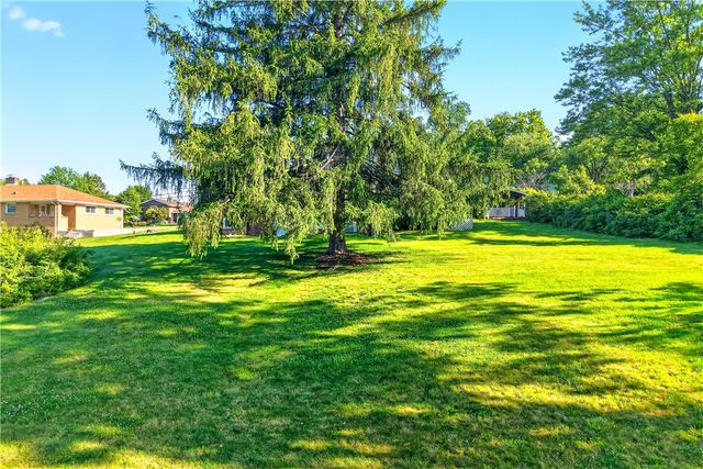 170 Crawford Lane, Rostraver, PA 15012