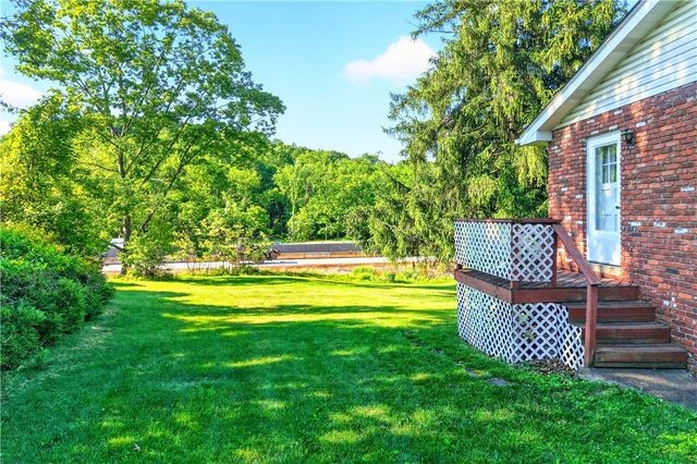 170 Crawford Lane, Rostraver, PA 15012