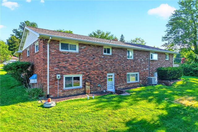 170 Crawford Lane, Rostraver, PA 15012