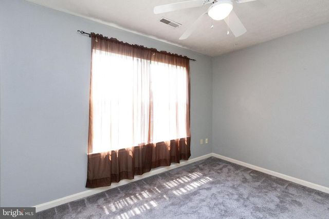 6 ARGYLE HILLS DR, Fredericksburg, VA 22405