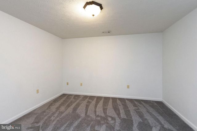 6 ARGYLE HILLS DR, Fredericksburg, VA 22405