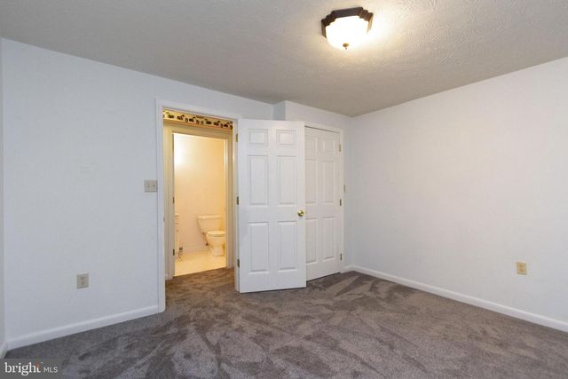 6 ARGYLE HILLS DR, Fredericksburg, VA 22405