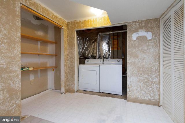 6 ARGYLE HILLS DR, Fredericksburg, VA 22405