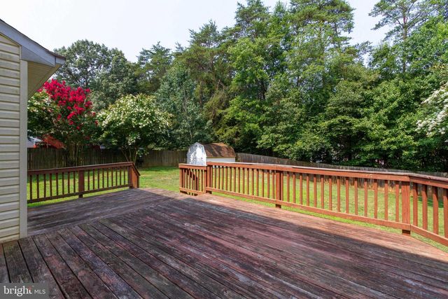 6 ARGYLE HILLS DR, Fredericksburg, VA 22405