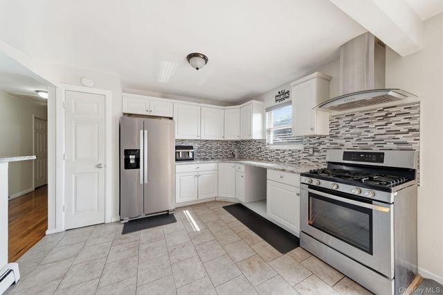 10 Carman Boulevard, Massapequa, NY 11758