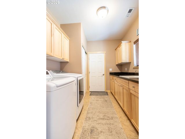 10503 I Ave, Island City, OR 97850