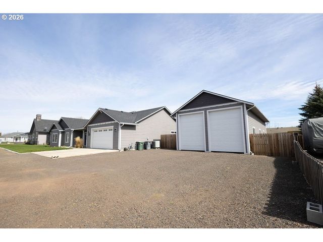 10503 I Ave, Island City, OR 97850