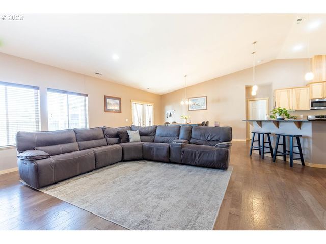 10503 I Ave, Island City, OR 97850