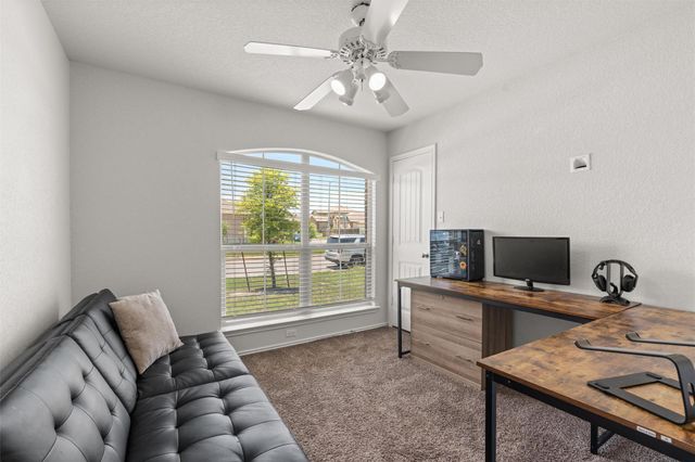 609 Ibis Falls LOOP, Jarrell, TX 76537