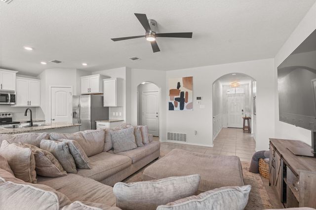 609 Ibis Falls LOOP, Jarrell, TX 76537