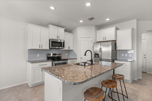 609 Ibis Falls LOOP, Jarrell, TX 76537