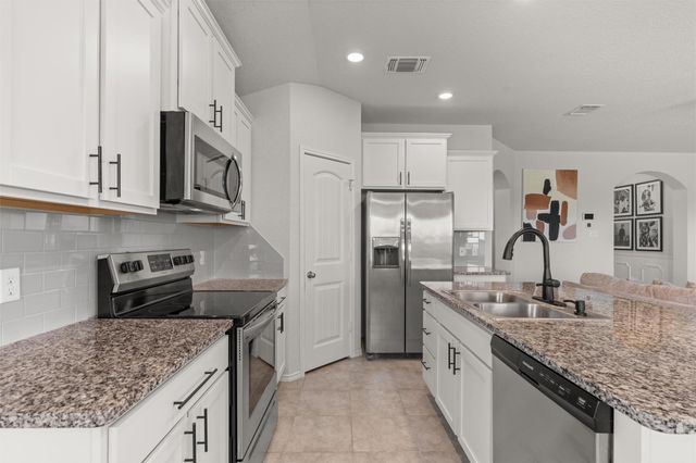609 Ibis Falls LOOP, Jarrell, TX 76537