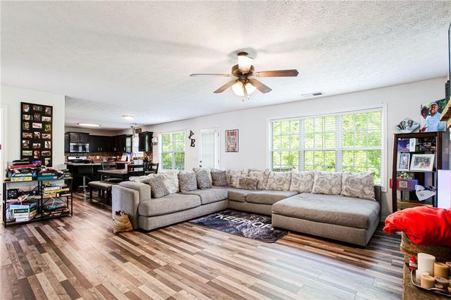 208 Overlook Point, Dallas, GA 30157
