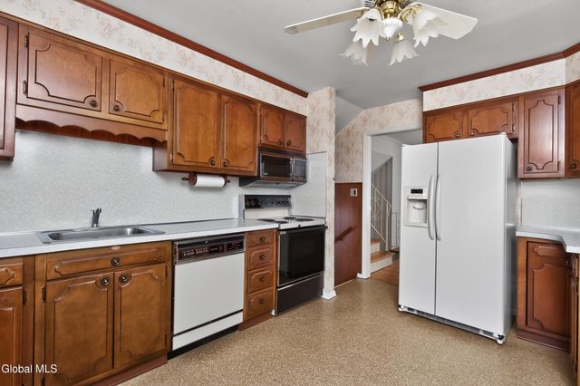 56 Bayberry Road, Rotterdam, NY 12306