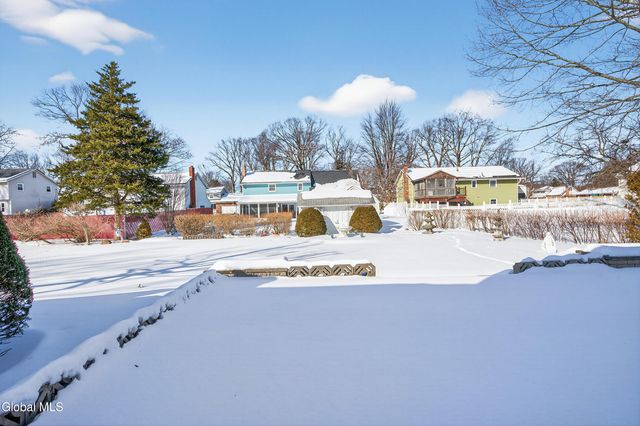 56 Bayberry Road, Rotterdam, NY 12306