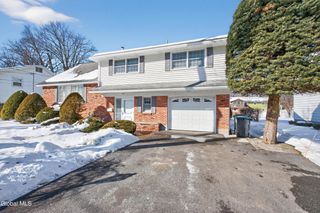 56 Bayberry Road, Rotterdam, NY 12306