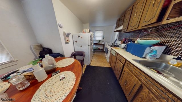 96 Rector Street, Millburn Twp., NJ 07041