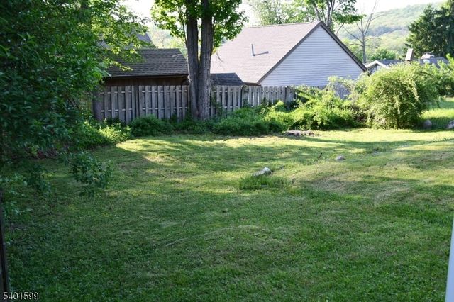 70 Tamarack Trl, Hardyston Twp., NJ 07460
