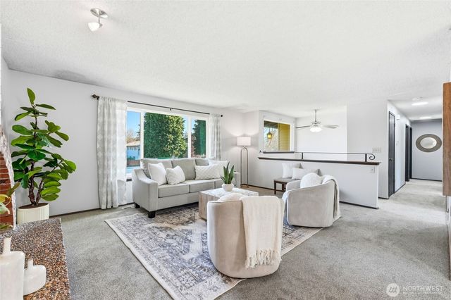 9926 59th Drive NE, Marysville, WA 98270