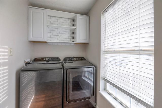 18404 E Blackhawk Trail, Independence, MO 64056