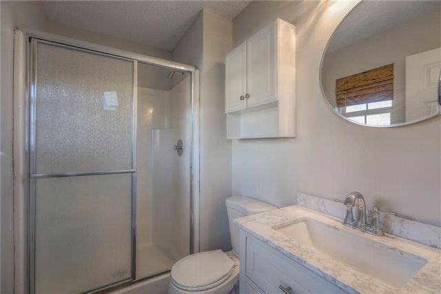 18404 E Blackhawk Trail, Independence, MO 64056