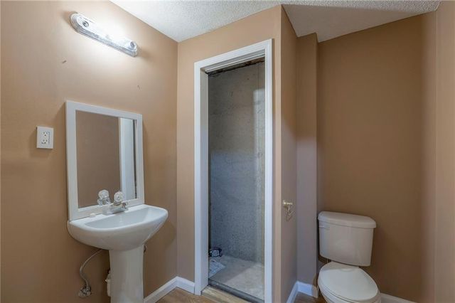 18404 E Blackhawk Trail, Independence, MO 64056