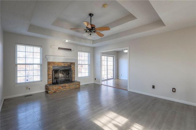 18404 E Blackhawk Trail, Independence, MO 64056