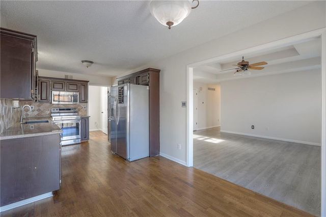 18404 E Blackhawk Trail, Independence, MO 64056