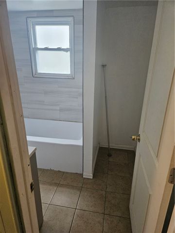 360 Edna, East Mckeesport, PA 15035