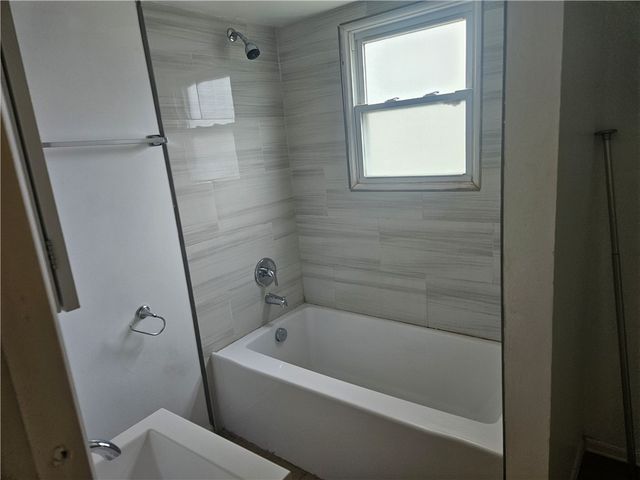 360 Edna, East Mckeesport, PA 15035