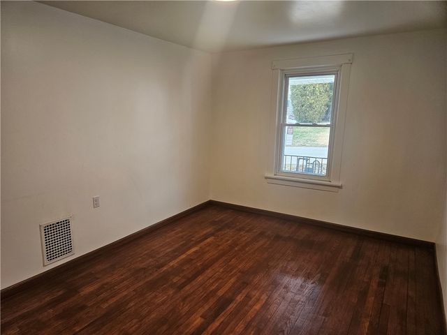 360 Edna, East Mckeesport, PA 15035