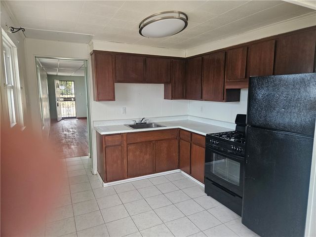 360 Edna, East Mckeesport, PA 15035