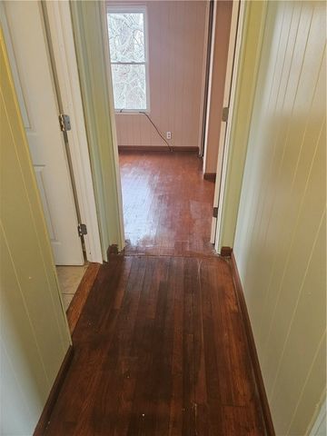 360 Edna, East Mckeesport, PA 15035