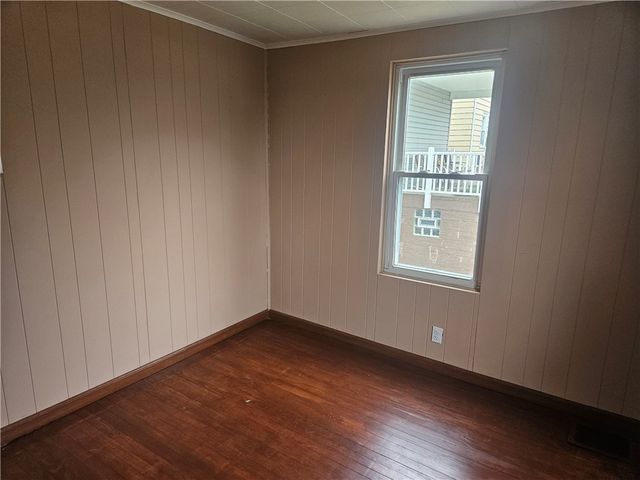 360 Edna, East Mckeesport, PA 15035