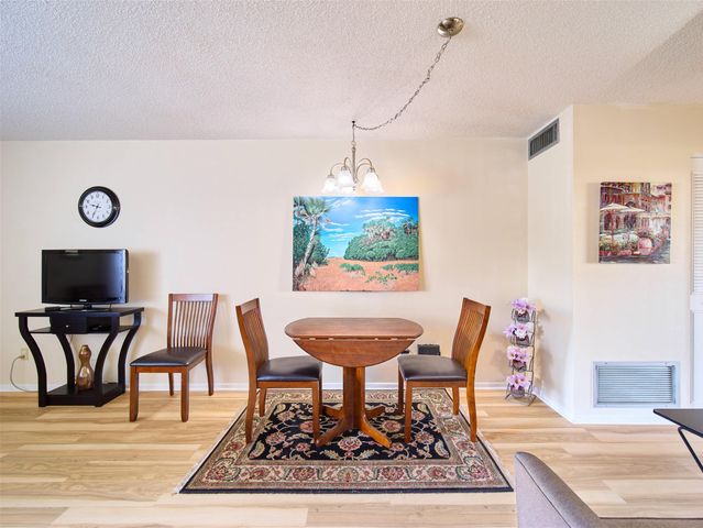 2929 SE Ocean Boulevard 121-2, Stuart, FL 34996