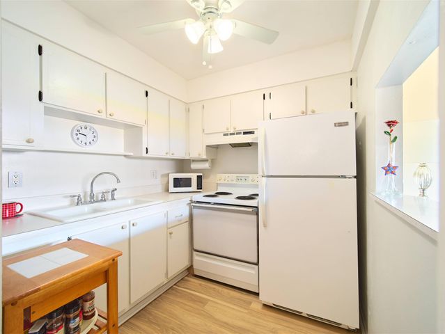 2929 SE Ocean Boulevard 121-2, Stuart, FL 34996