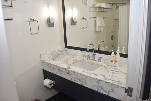 410 Atkinson Drive 2423, Honolulu, HI 96814