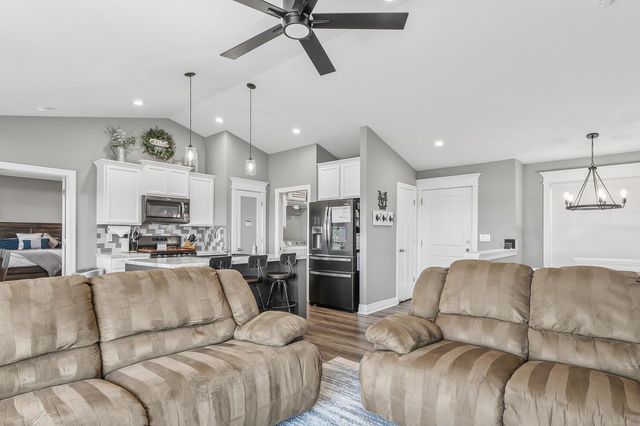 2409 E Summerwood Cir., Goddard, KS 67052