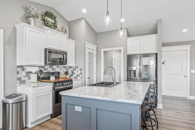 2409 E Summerwood Cir., Goddard, KS 67052