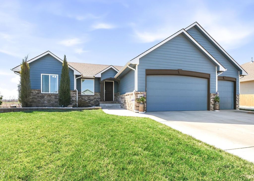 2409 E Summerwood Cir., Goddard, KS 67052