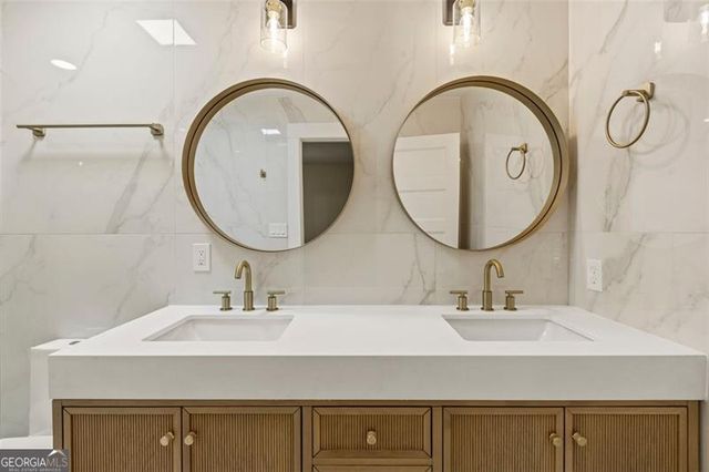 72 IVY Parkway, Atlanta, GA 30342