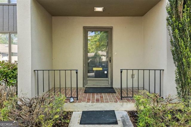 72 IVY Parkway, Atlanta, GA 30342