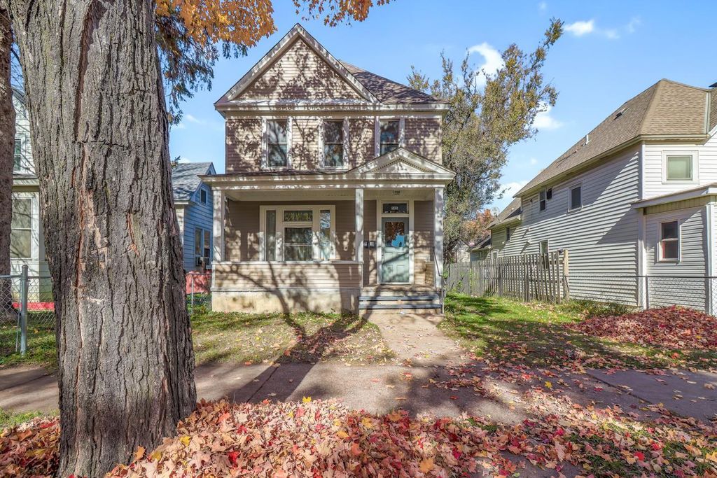 585 Sherburne Avenue, Saint Paul, MN 55103